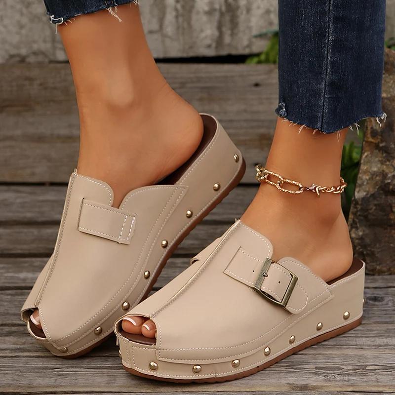 Fashion Retro Peep Toe Wedge Sandals Women Summer 2025 New Rivet Decor Platform Mules Slippers Woman Non Slip Buckle Pu Leather Slides