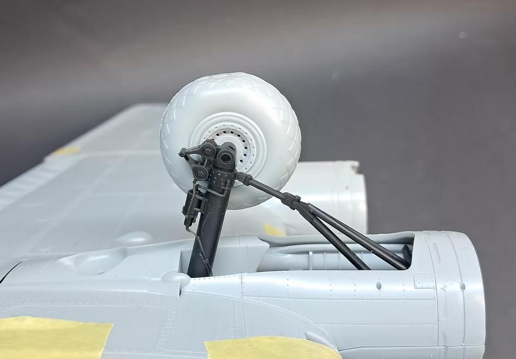 Kopecky Scale Models Flying Fortress Landing Gear Main Landing Gear Maximum HK Plastic Model Parts KOM48037 1/48 B-17 (Parked, Loaded) (For Models)