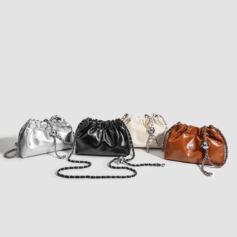 Simple Solid Color Bucket Bag Pleated Cloud Bag Versatile Commuter Armpit Bag One-shoulder Crossbody Bag