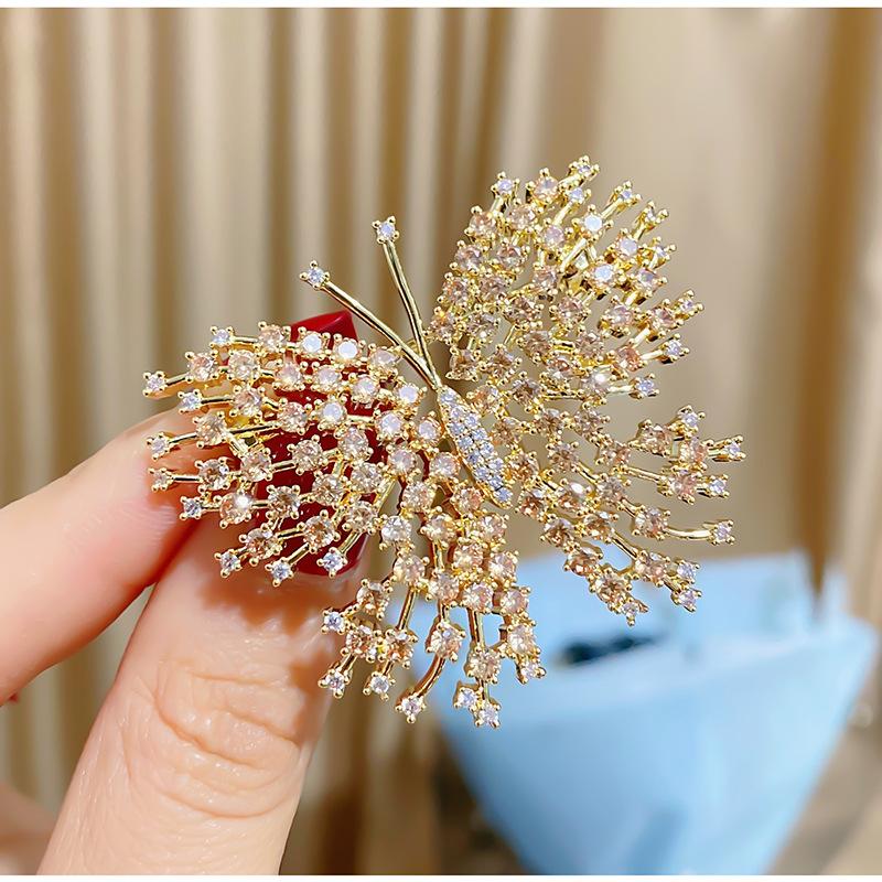 

SUYU Элегантная брошь-бабочка Атмосфера Мода Пальто Пальто Платье Булавка Креативный бутоньерка Аксессуары Женский розовый