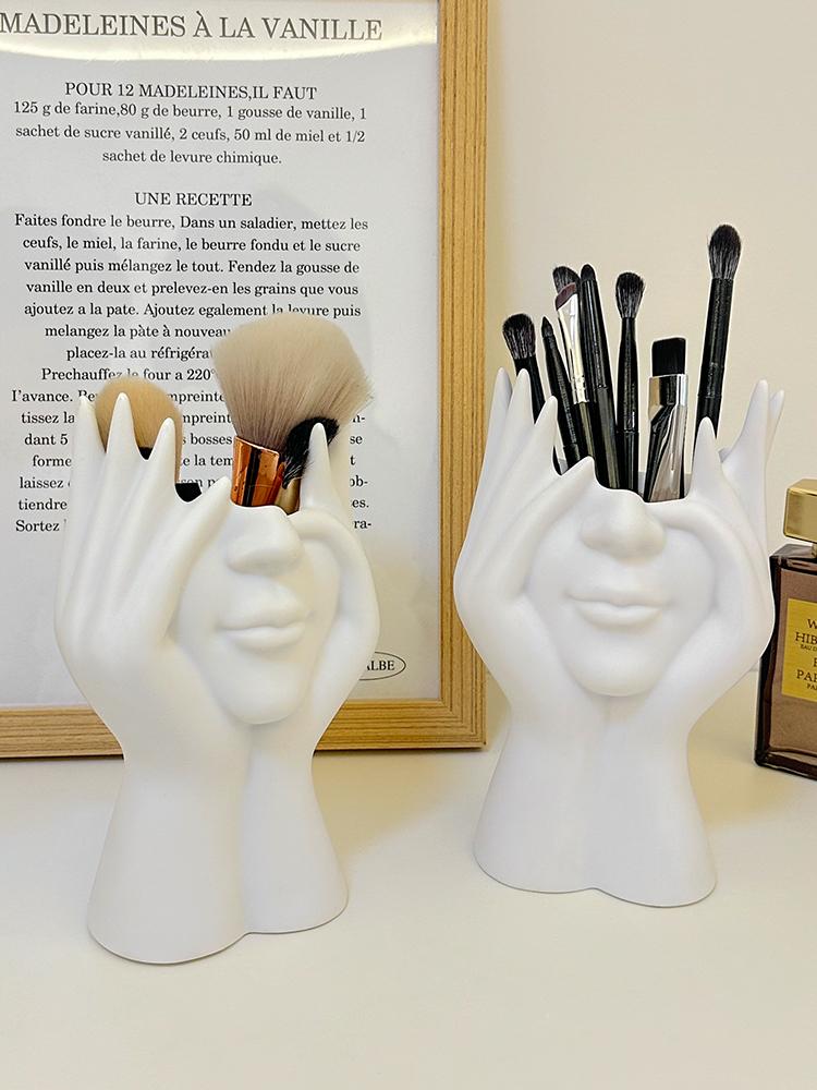 Original Nordic Abstract Face Artistic Makeup Brush Organizer Dresser Top Eye Shadow Eyebrow Pencil Brush Pen Holder Shelf