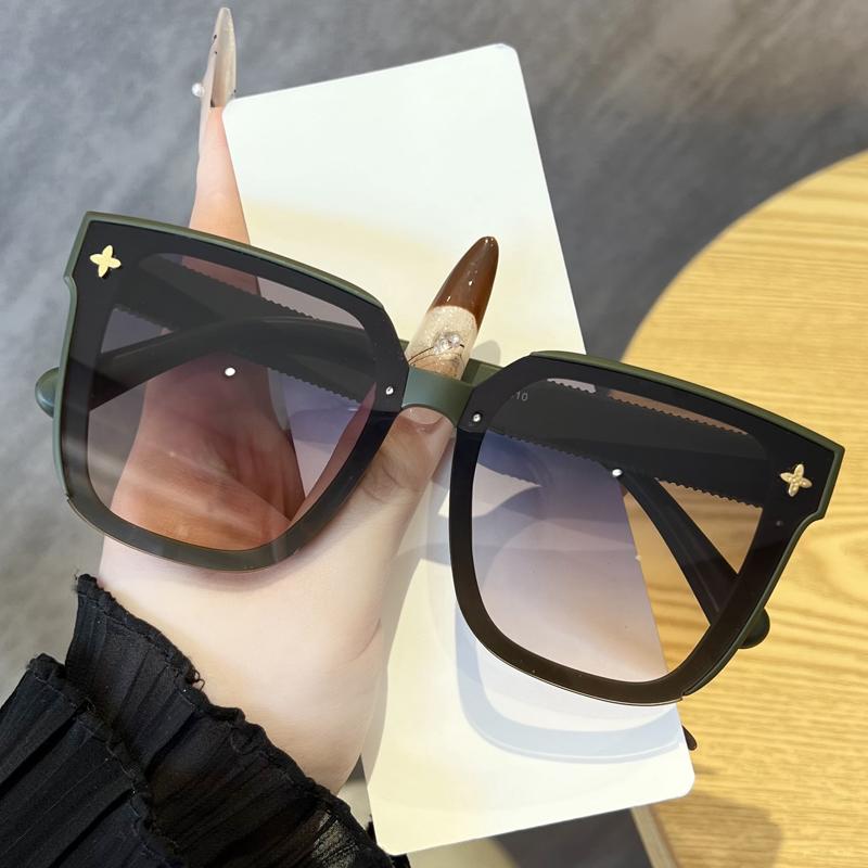 4pcs Pack Luxury Brand Sunglasses Women Outdoor Cat Eye Designe Sunshade Sun Glasses Classics Gradient Eyeglasses UV400