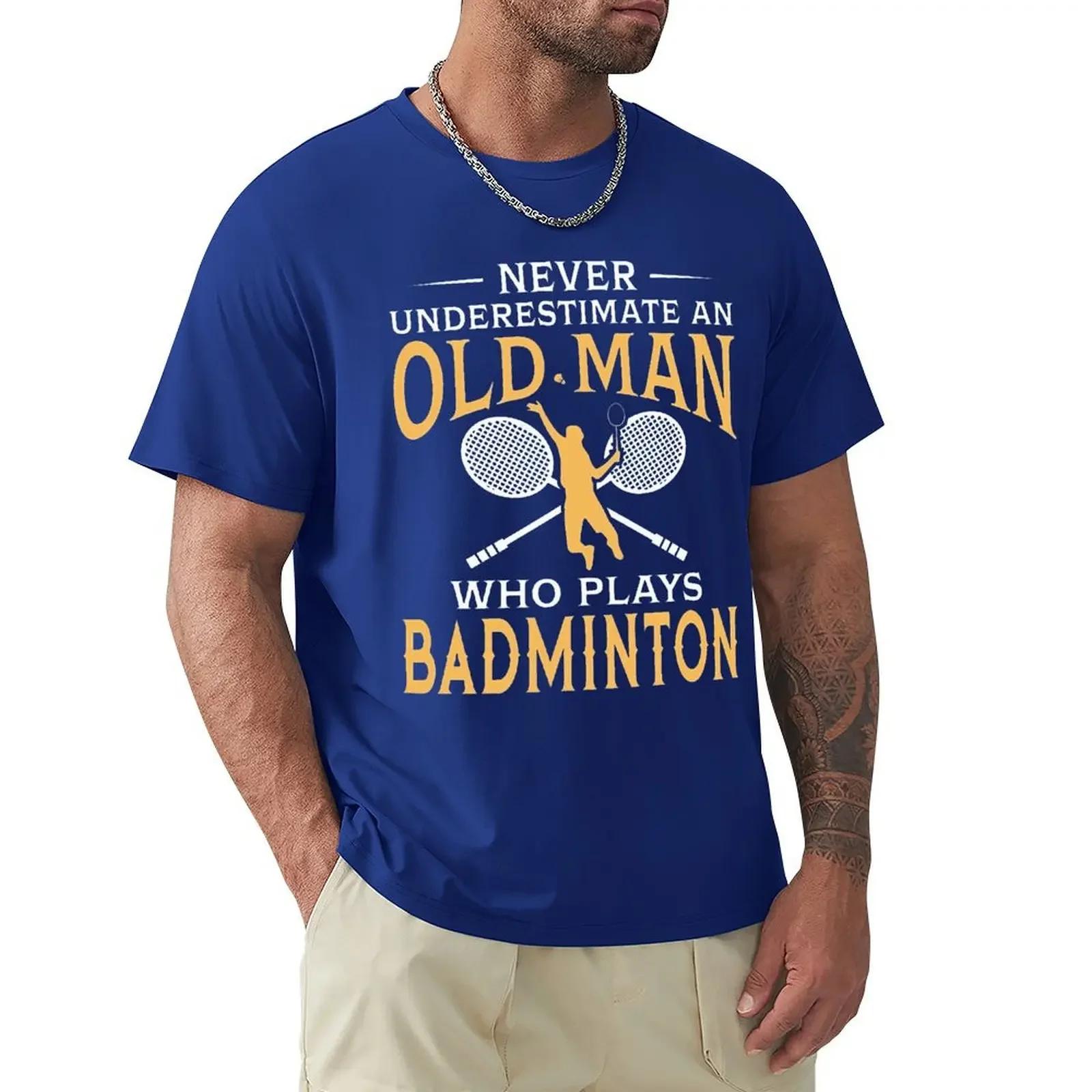 Comfortable season Onderschat nooit een oude man die badminton speelt T-shirt Harajuku T-shirt met korte mouwen 100% katoen Grafisch T-shirt Tops L hemelsblauwe kleur