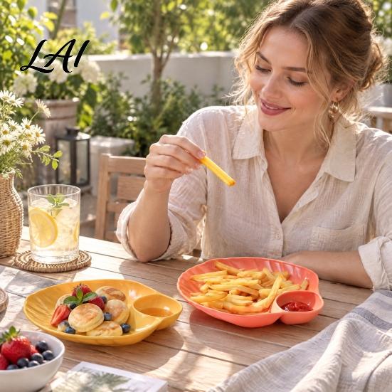 Shell Plate with Dipping Compartment Shaped Chips And Dip Plates Built-in Sauce Compartment Reusable Plastic Serving Dishes Small Fruit Platters for