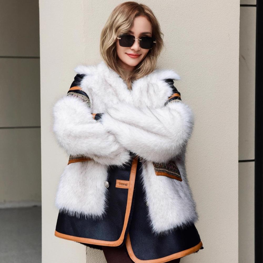 

2025 Осень и Зима Новая Модная Ретро Высококлассная Плюшевая Толстая Короткая Куртка one size fits all белый