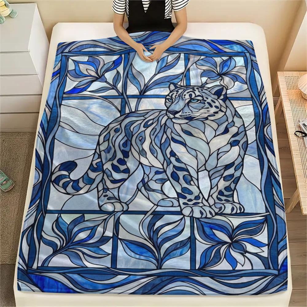 Snow Leopard Animal Print Flannel Blanket, High quality Comfortable for All Seasons, Home Decor, Warmth and Comfort, Perfect for Christmas Gifts125