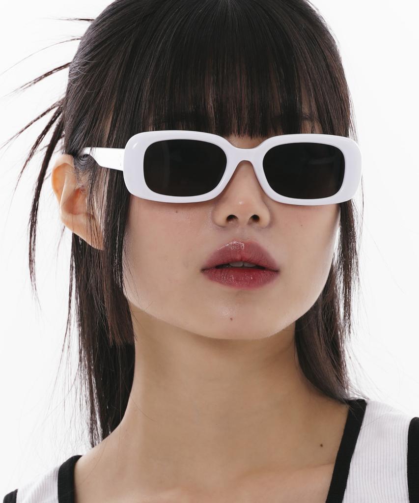 Hangeul Street Oval Chic Sunglasses White