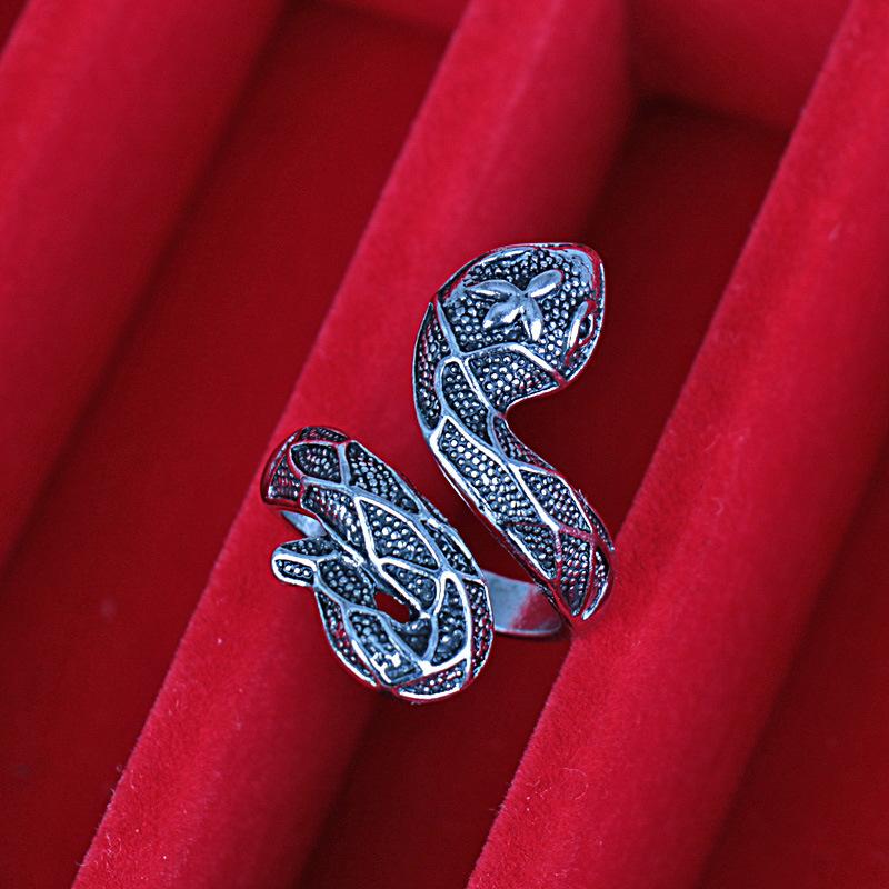 Korean Temperament Snake-shaped Women's Fashion Ins Open Trend Fashion Index Finger Ring