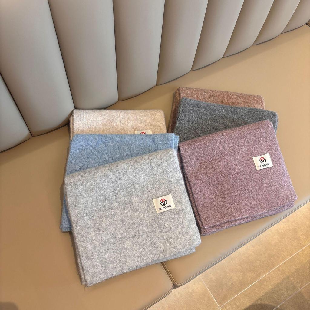 Sciarpa Lavorata a Maglia da Donna di Alta Gamma Monocolore Autunno/Inverno 2025 - Scaldacollo Versatile, Caldo, Ispirato al Natale per Studentesse