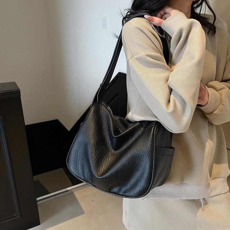Large-capacity bag women's summer versatile 2025 new simple casual shoulder messenger bag class commuter tote bag