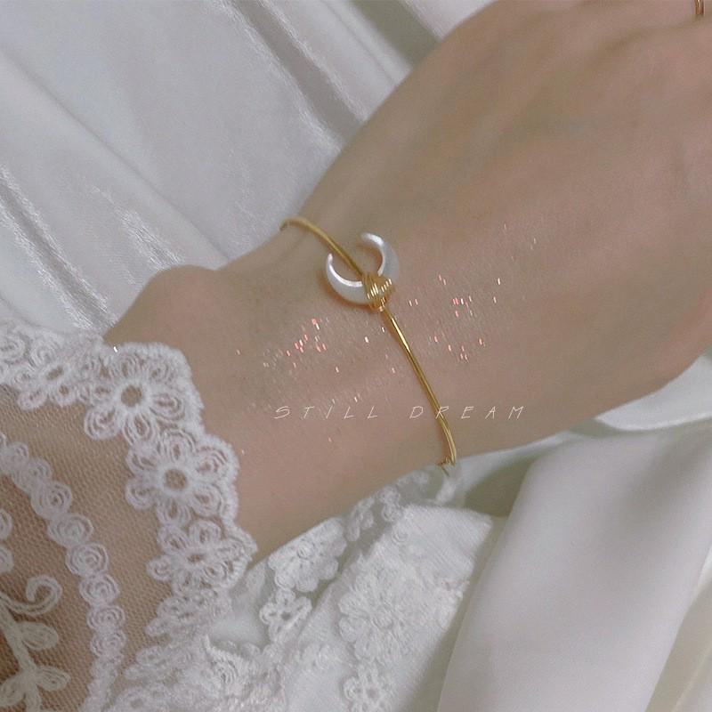 

Женский браслет любви: Элегантный открытый дизайн, стиль легкой роскоши, идеальный подарок для подруг, коллекция 2025 года Bone Orchid Bracelet