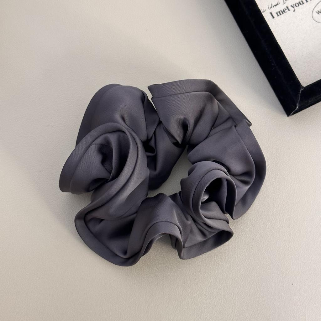 A Simple and Elegant French Retro High-end Black Ear-trimmed Flower Bud Satin Large Intestine Hair Tie