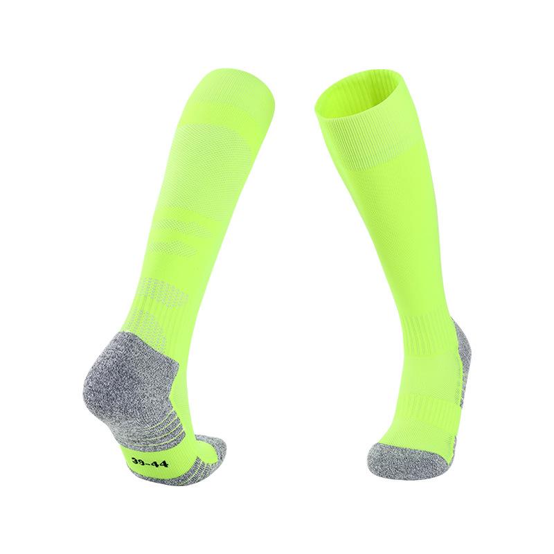 Men's Over-the-Knee Anti-Slip Football Training Socks: Sweat-Absorbent, Long Tube Design for Autumn/Winter