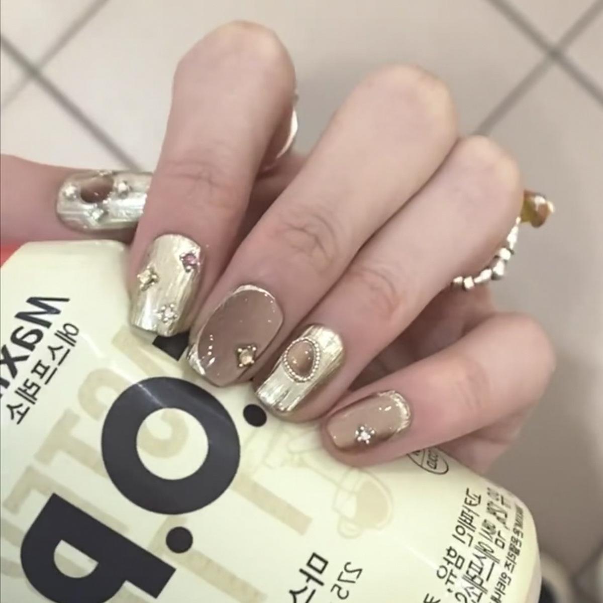 

30pcs Rhinestone Cat Eye Press-on Nails: Short Length with Magic Mirror Powder Manicure GN027 [Glue Kit]