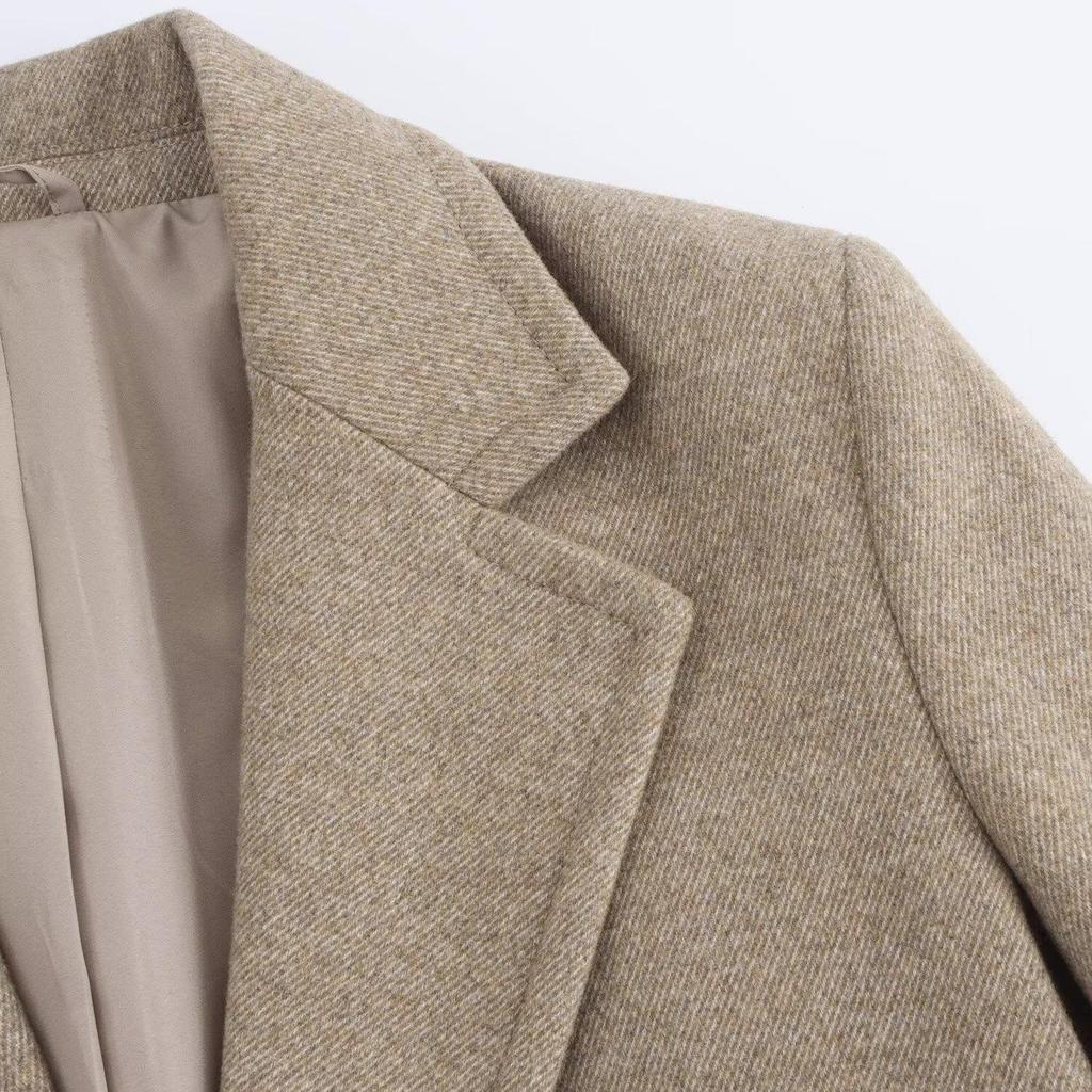 2024 Winter Women's Fashion: European-Style Soft Loose-Fit Wool Coat with Button Embellishments
