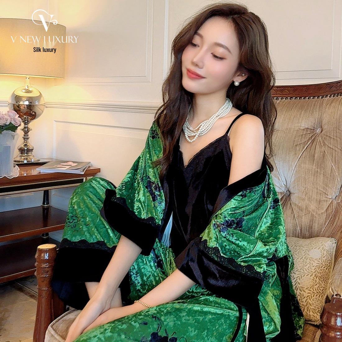 

Women s Luxury Velvet Pajamas, Early Winter 3-Piece Set, V7S3114 Large