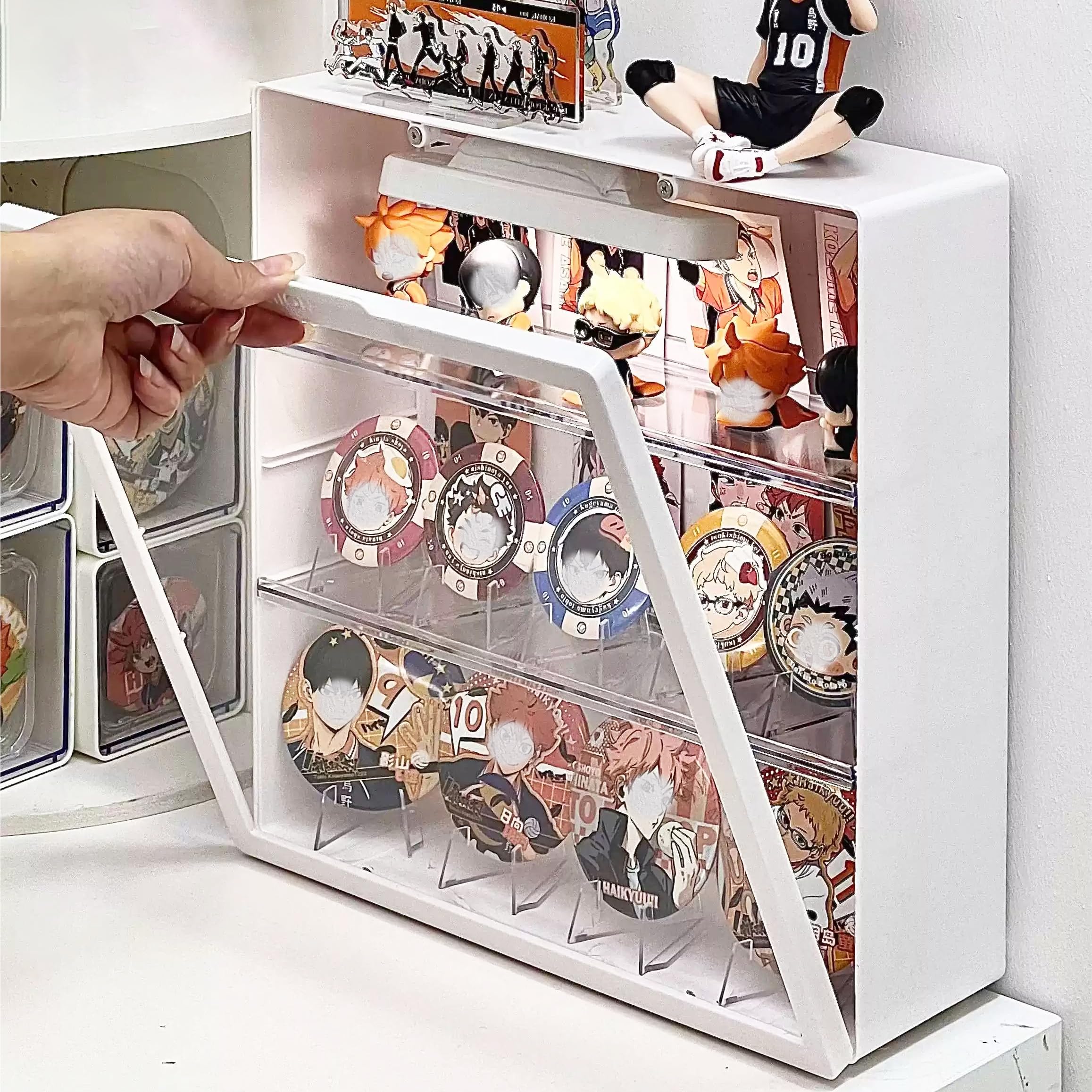 

REDICE Pin Badge Storage Box, Stand & Wall Mountable, with Magnetic LED Light, 2025 Model, Large Capacity, with Lid, Protects Against Dirt and Scratch