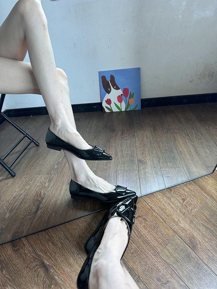 

Французские остроносые нюдовые балетки с V-образным вырезом, скрытая платформа, новинка 2025 года, темпераментный стиль светской львицы, фея, одинарная обувь, женская верхняя одежда 40 чёрный