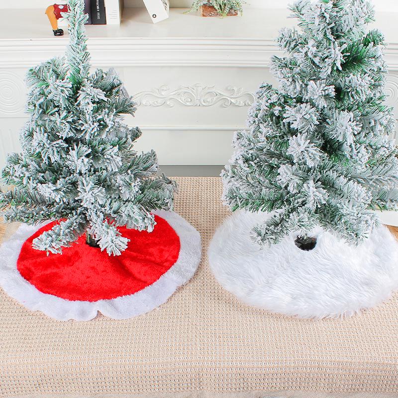 Creative Mini Plush Christmas Tree Skirt for Desktop or Restaurant Décor