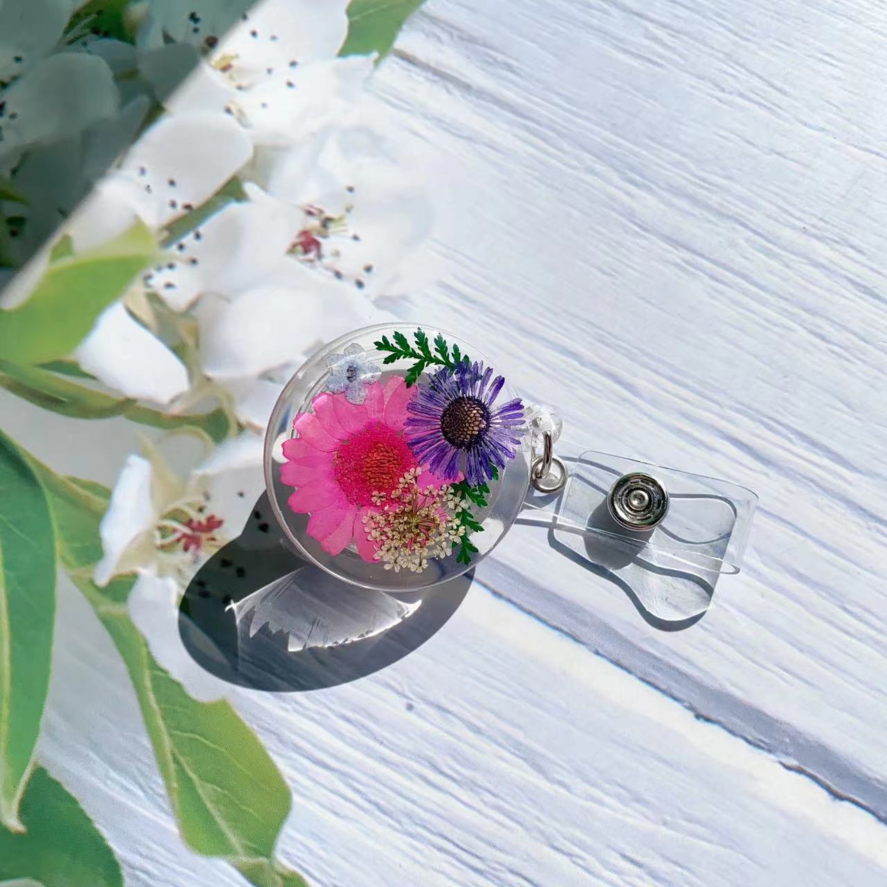 

Выдвижная катушка для бейджа для врачей, медсестер, держатель для рабочих карточек, аксессуары для медицинских работников, зажим для карточек сотрудника