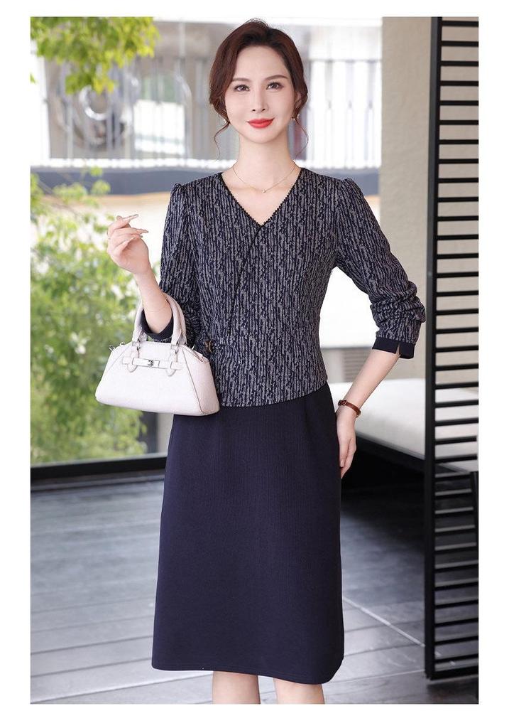 Elegant Slimming Two-Piece Dress for Middle-Aged and Elderly Women - Perfect for Spring, Autumn, and Mother's Day