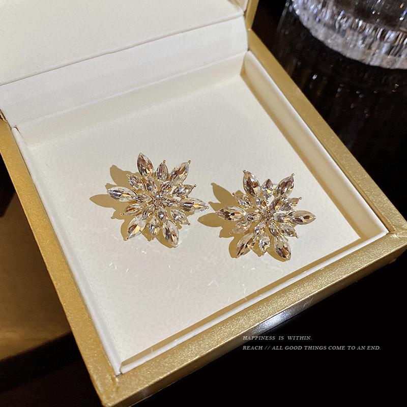 

Елегантні ретро сережки-квіти з діамантами - Жіночі розкішні пусети для вишуканого шарму золотий