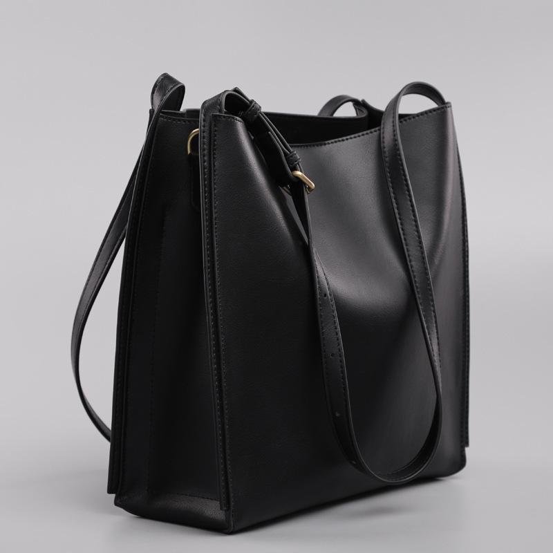 New Leather Women's Bag Bucket Bag Large Capacity Commuting Tote Bag Women's Crossbody Shoulder Bag Retro