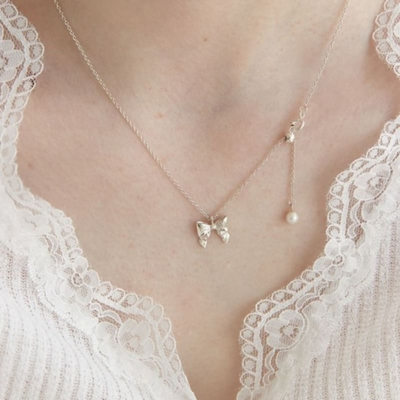 

moi moi Ribbon pearl drop necklace silver