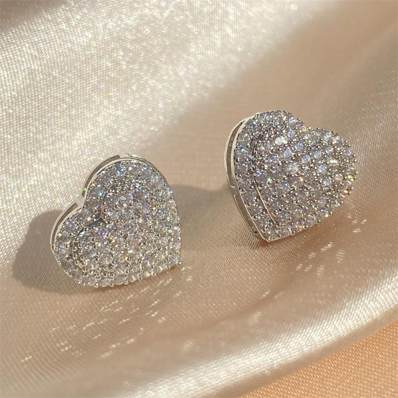 Stylish and Exquisite Geometric Love-shaped Copper Inlaid Zircon Full Diamond Women's Stud Earrings Earrings Jewelry