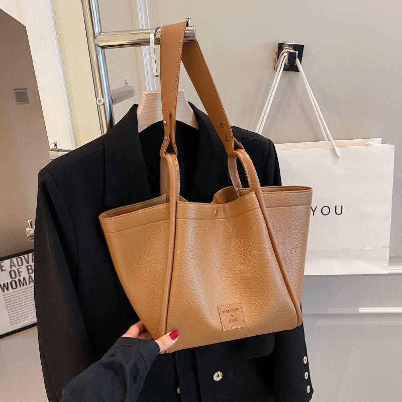 

Нишевая сумка подмышку женская сумка 2025 новый осенне-зимний тренд ретро сумка-тоут японская сумка-корзина для овощей большой вместимости хаки