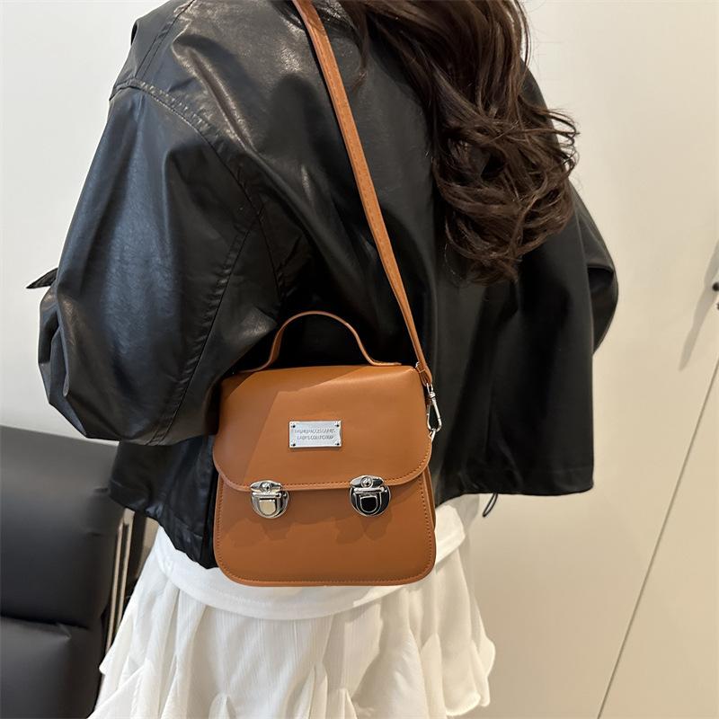 Vintage College Diagonal Span Bag Women's 2025 New High-end Portable Small Square Bag Student Commuting Shoulder Messenger Bag