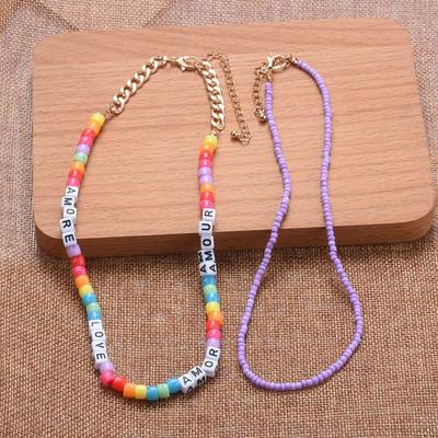 Collana Maglione Temperamento Versatile Perline di Riso Colorate Lettera Catena Clavicola Collana a Doppio Strato