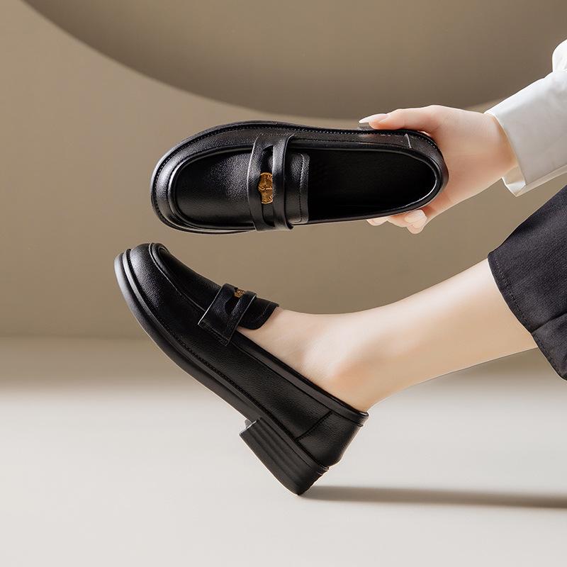 

Модные Супермягкие Лоферы с Золотой Монетой из Искусственной Кожи Женские 2025 Новые Британский Стиль Толстый Каблук Балетки Туфли-Лодочки Женские Большого Размера 42 35 чёрный