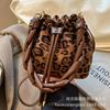 Crossbody bag women's bag 2025 new bag light luxury niche high-end hand bag super fire leopard print shoulder bucket bag