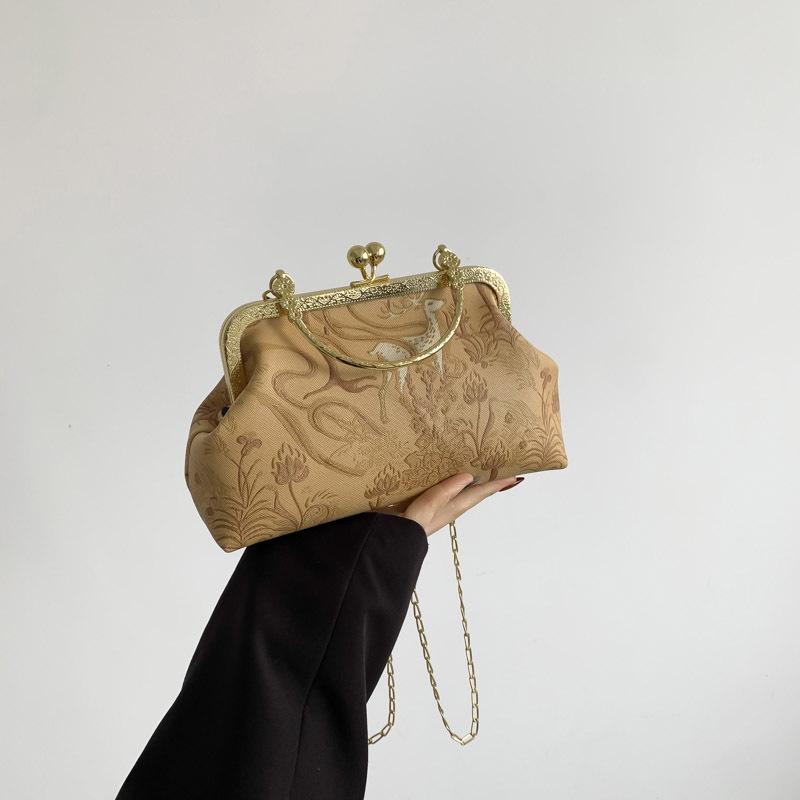 

Нежная модная простая темпераментная сумка с замком 2025 ранняя весна универсальная сумка-мессенджер на цепочке в стиле инс корейская версия женская сумка коричневый