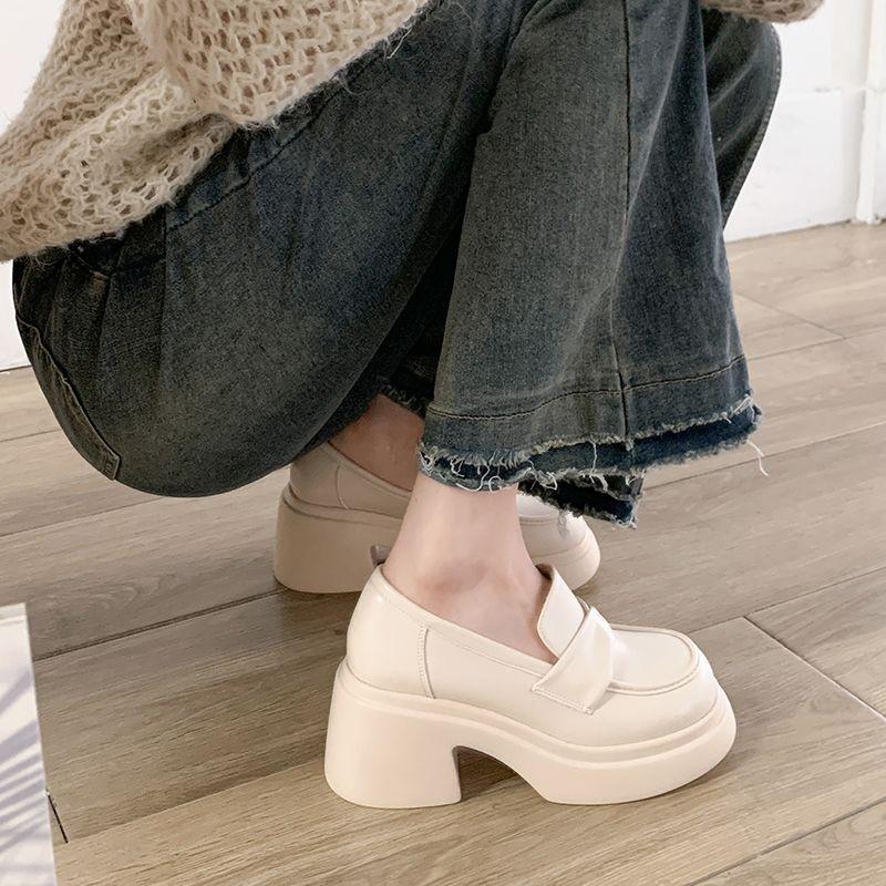 Chaussures en cuir à semelles épaisses pour femmes Printemps et Automne Haut de gamme Rétro Français Mocassins rehaussants Chaussures à enfiler