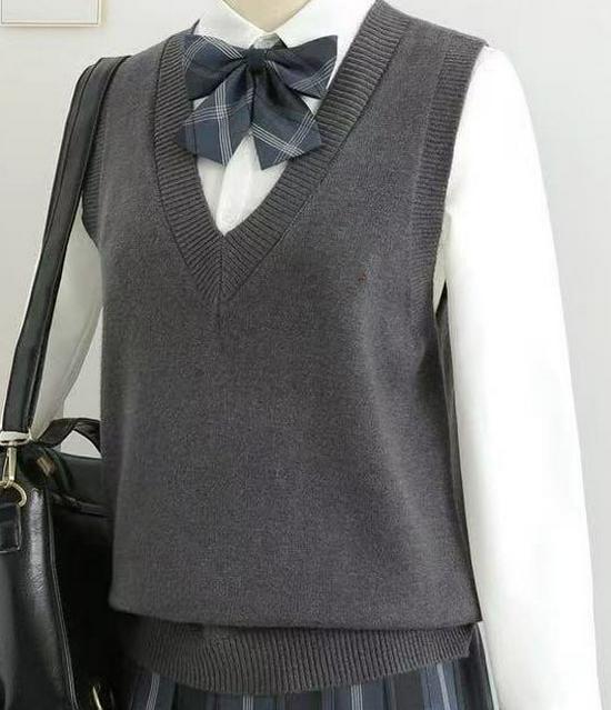 Unisex College Style V-Neck Long Sleeve Knit Sweater Vest for Spring and Autumn