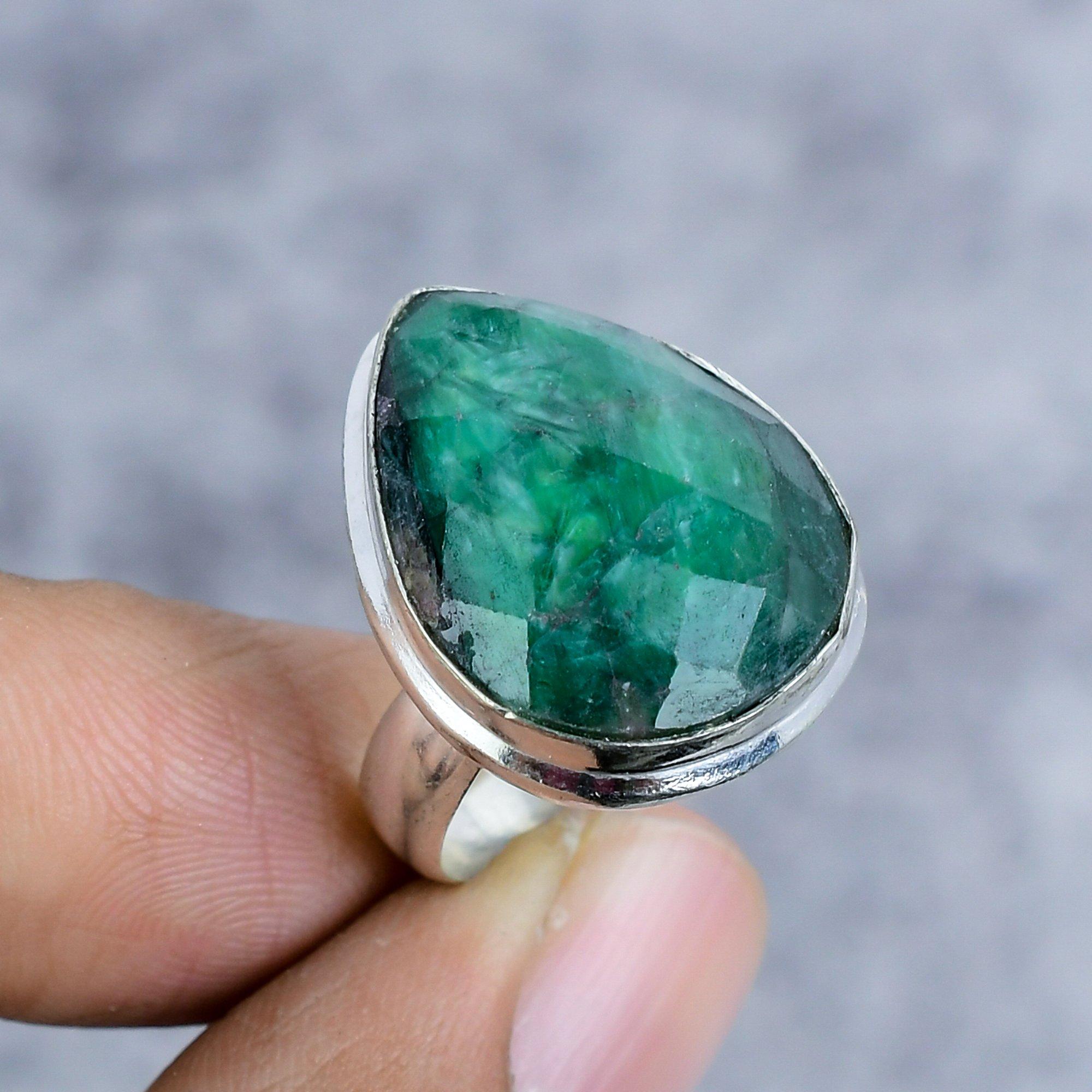 

Green Jade Gemstone Handmade 925 Sterling Silver Jewelry Ring Size 7 M-2573