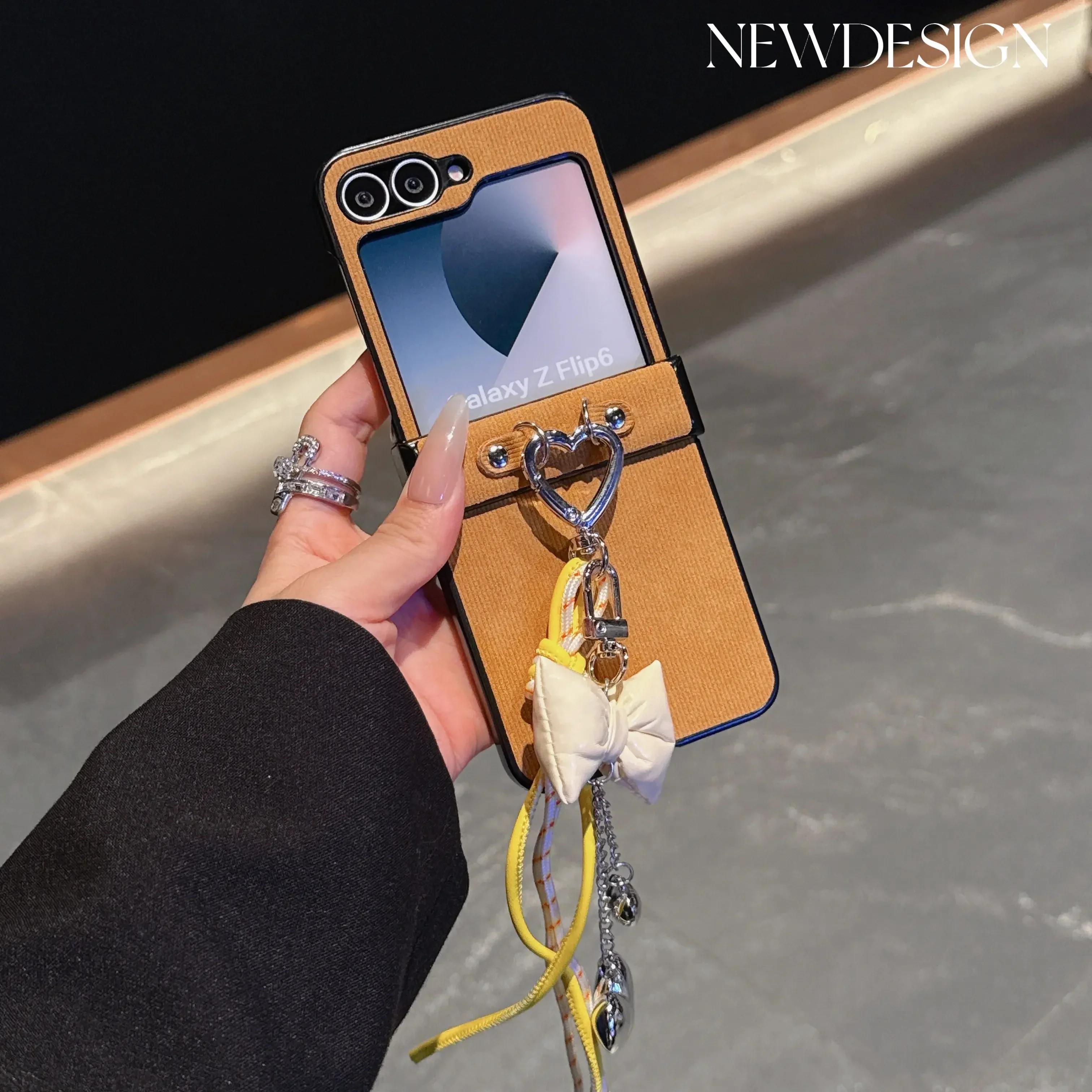 

Чехол для телефона из ПУ кожи с бантиком и ремешком на запястье в форме сердца для Samsung Galaxy Z Flip 6 5 4 3 5G, защита шарнира, противоударный чехол For Samsung Galaxy Z Flip4