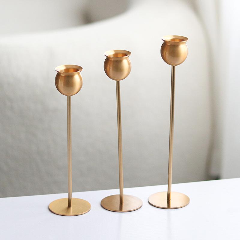 High-End French Metal Candle Holder: Elegant Single-Rod Design for Home Decor