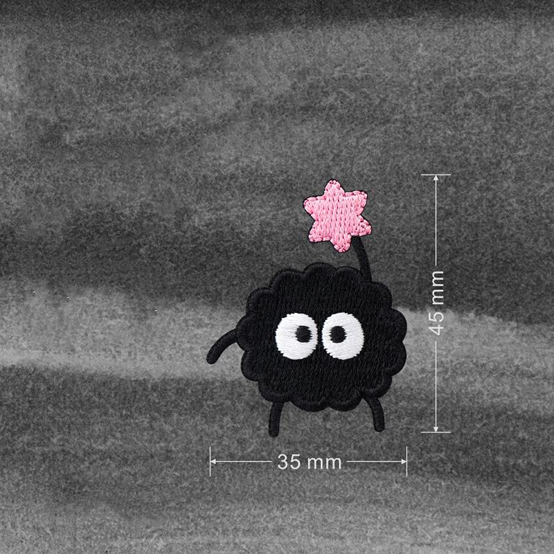 

Милый мультяшный черный шарик пыльный эльф угольный шарик вышитая нашивка для сумки одежды декор для одежды наклейка сделай сам тканевая наклейка самоклеящаяся