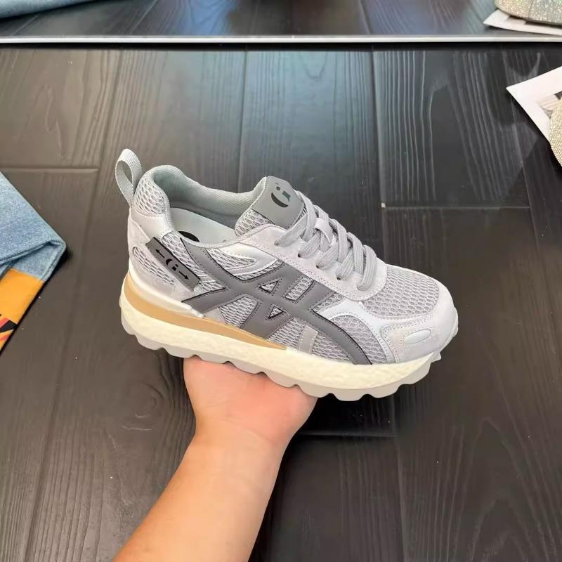 New Women's Retro Red Inner Height-increasing Women's Autumn Sports and Leisure Shoes