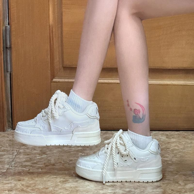 Niche New Shoes: Low-top Sneakers, Women's Bread Shoes