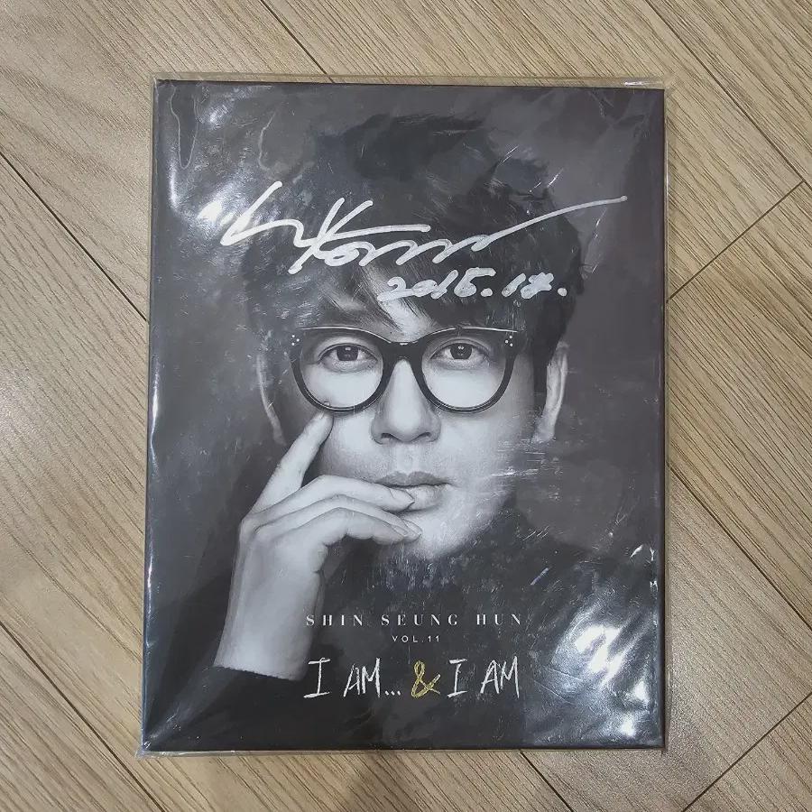 

Shin Seung-hoon s 11th Album Sign Cd