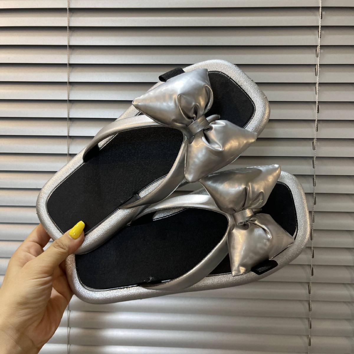 

New flat-bottomed silver bow flip-flops women s summer out comfortable sandals seaside fashion 40/41 (Fits 39/40)