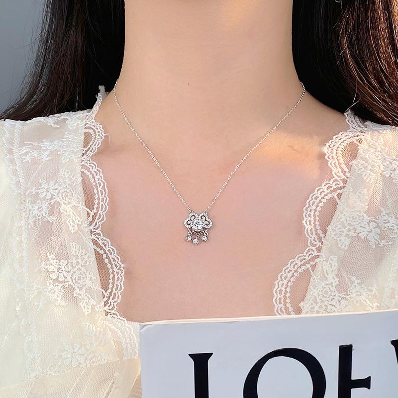 Shiny Mosang Stone Ruyi Lock Tassel Necklace Women's Fashion Seiko Light Luxury High Grade Feeling Neckwear