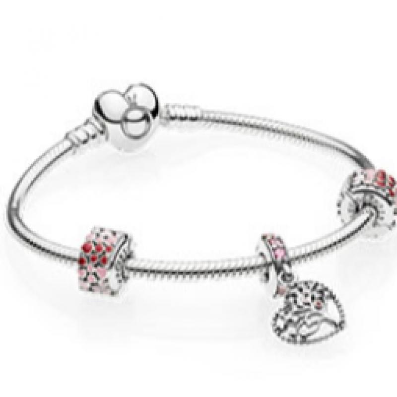 Pandora Moments Heart Clasp Bracelet 590719