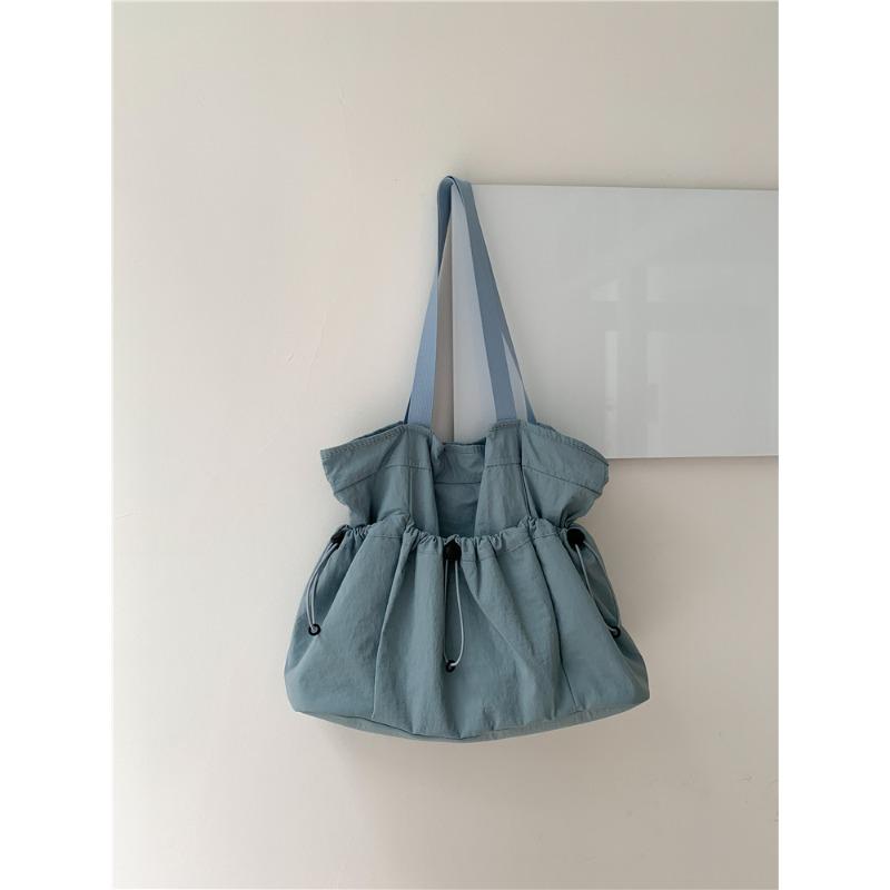 

New large-capacity shoulder bag pleated handbag college student class simple leisure commuter tote bag women синий