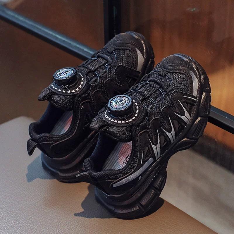 Klučičí boty tenisky jaro 2025 nové dětské otočné knoflíky tátovy boty střední starší kluci prodyšná síťovina