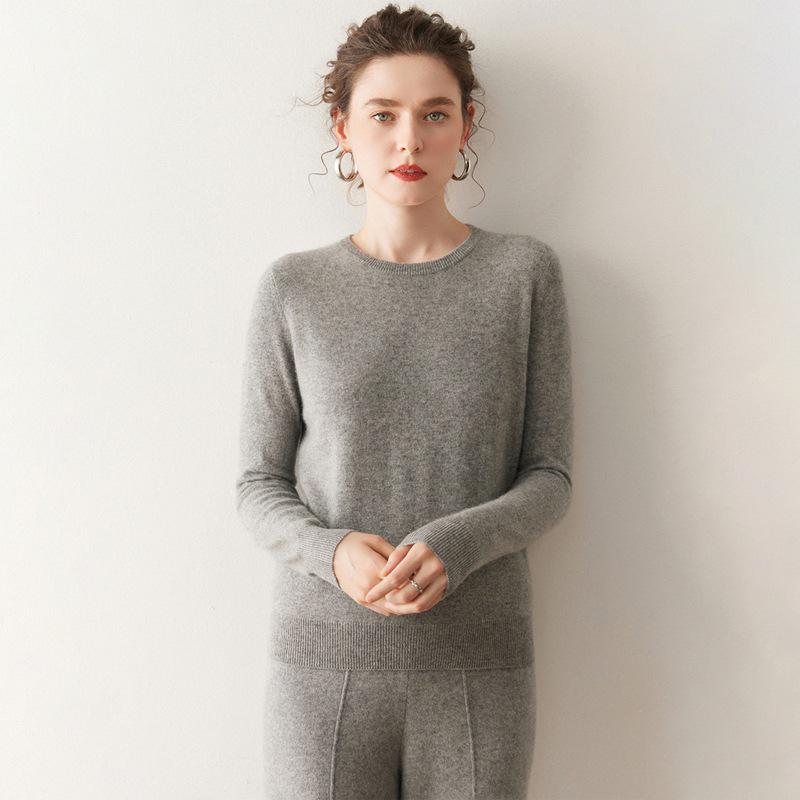 Women's Soft Cashmere Sweater: 2025 Autumn/Winter Round Neck Knit, Solid Color, Versatile Base Layer